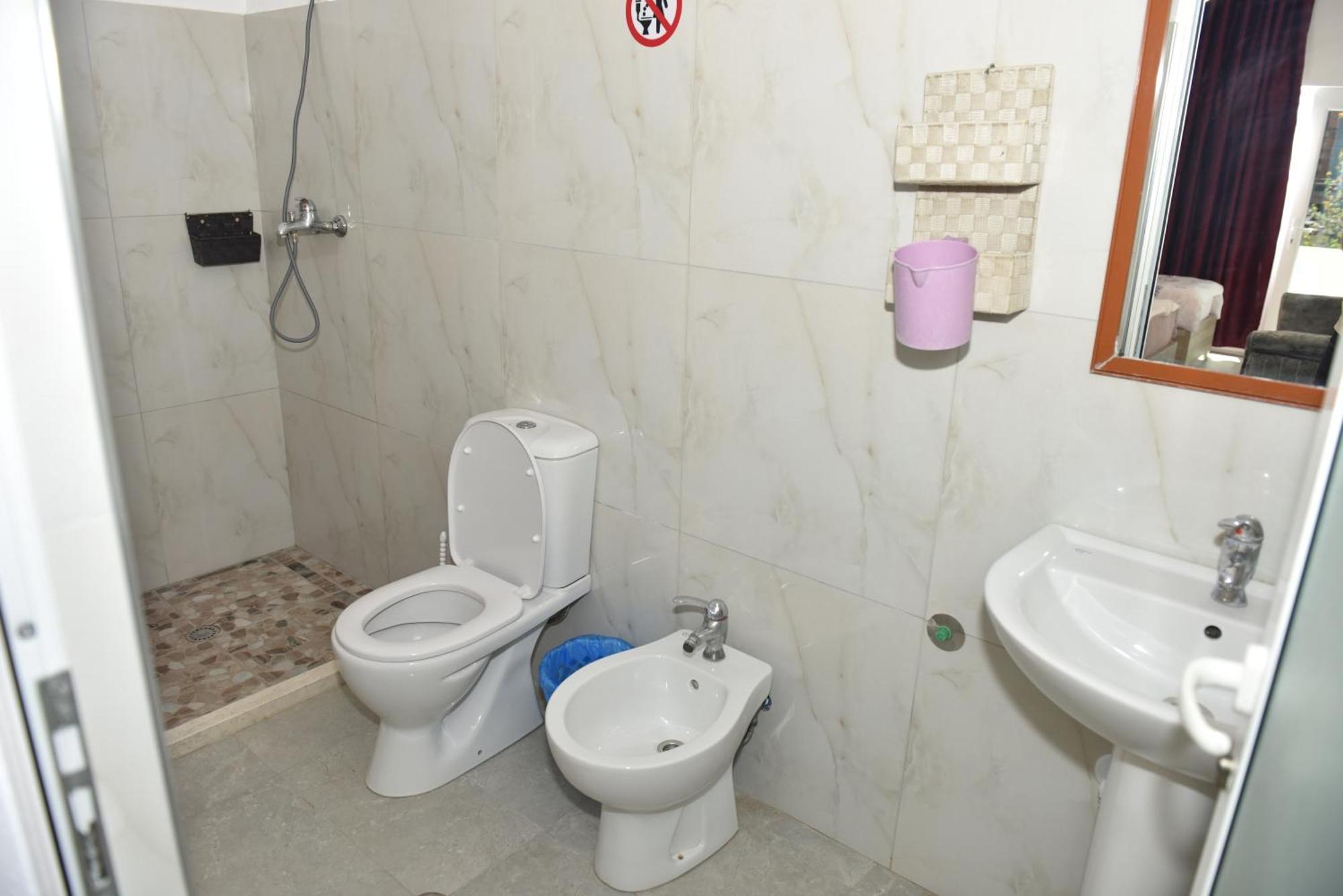 Hotel Termal Peshkopi Phòng bức ảnh