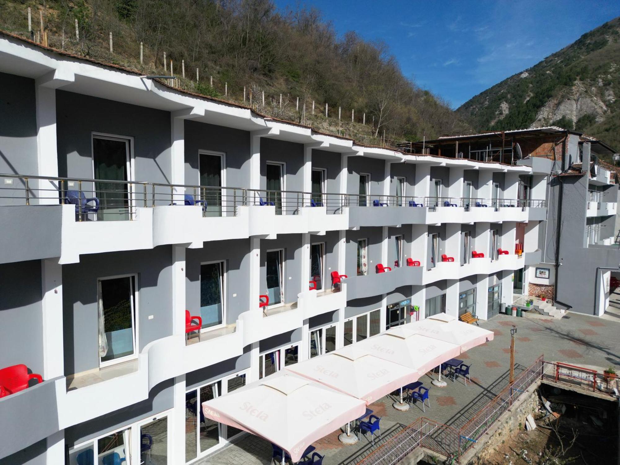 Hotel Termal Peshkopi Ngoại thất bức ảnh